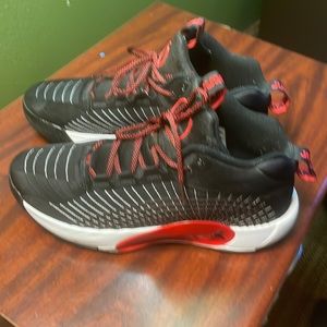 I have some Jordan Jumpmans.. they’re in very good condition rarely used.